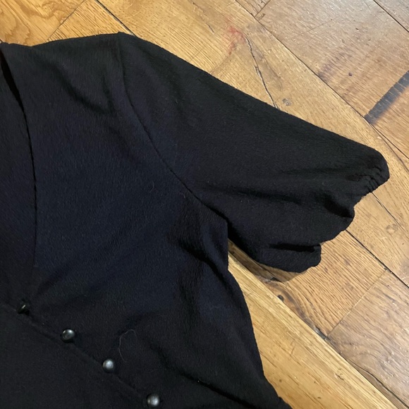 - Black Madewell Cross Front Button Dress. - Picture 3 of 9